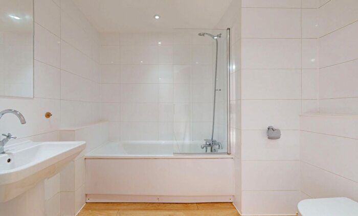 1 Bedroom Flat To Rent In Trundleys Road, London, SE8