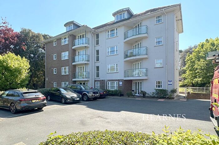 2 Bedroom Flat For Sale In Christchurch Road, East Cliff, Bournemouth, BH1