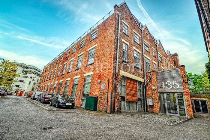 3 Bedroom Flat To Rent In Holloway Road, London, N7