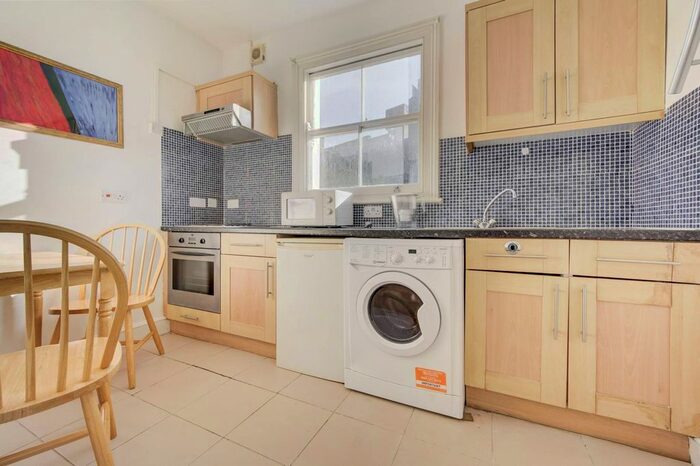 Studio To Rent In Collingham Place, Kensington, London, SW5