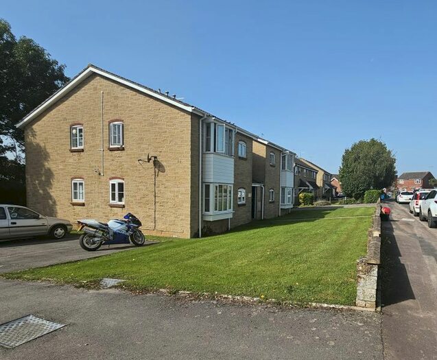 1 Bedroom Flat To Rent In White Mead, Yeovil, BA21