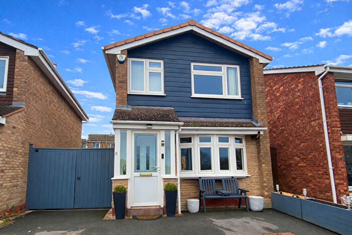 3 Bedroom Detached House For Sale In Spreadoaks Drive, Wildwood, ST17