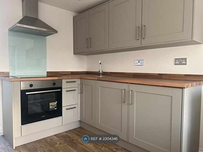 Studio To Rent In Honeypin Drive, Aylesbury, HP18