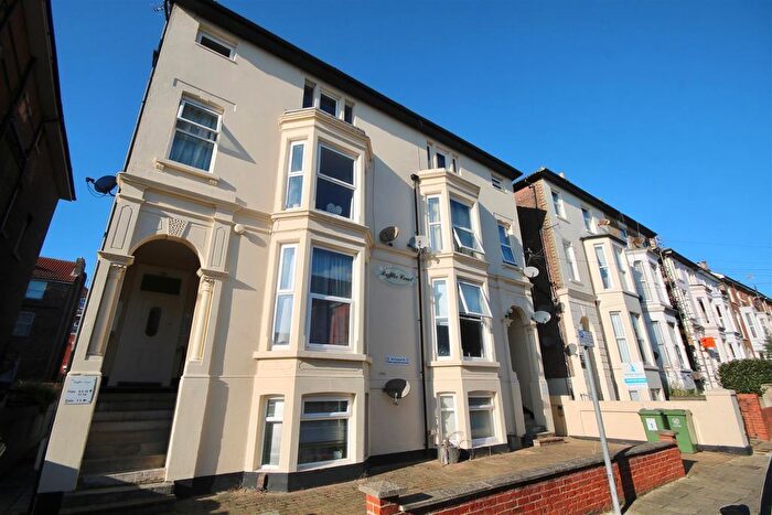 1 Bedroom Flat To Rent In Elphinstone Road, Southsea, PO5
