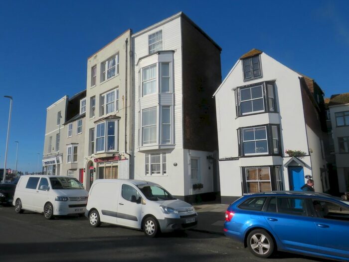 2 Bedroom Property To Rent In East Parade, Hastings, TN34