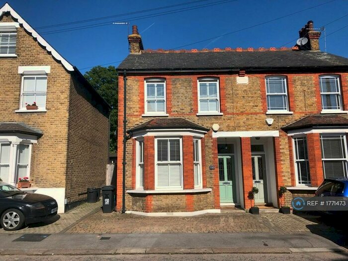 2 Bedroom Semi-Detached House To Rent In West Grove, Woodford Green, IG8