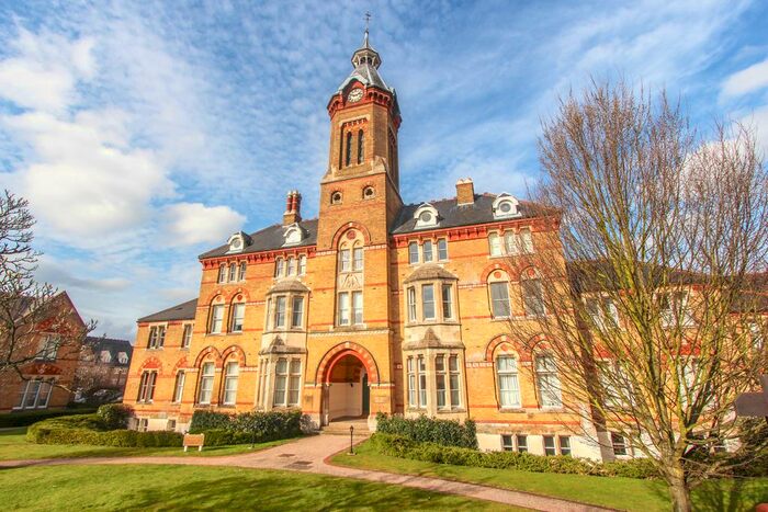 2 Bedroom Flat To Rent In Elizabeth House, Exeter Close, Watford, Hertfordshire, WD24