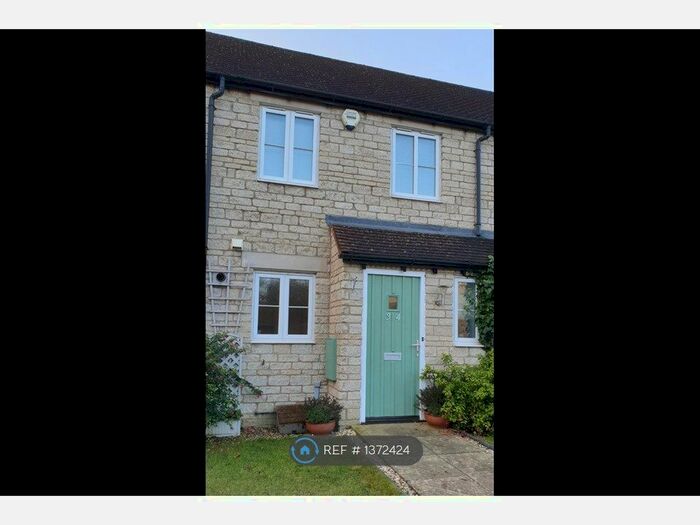 2 Bedroom Terraced House To Rent In Woodrush Gardens, Carterton, OX18