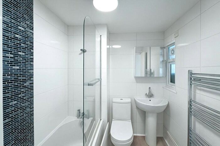 1 Bedroom Flat To Rent In Middle Park Avenue, London, SE9
