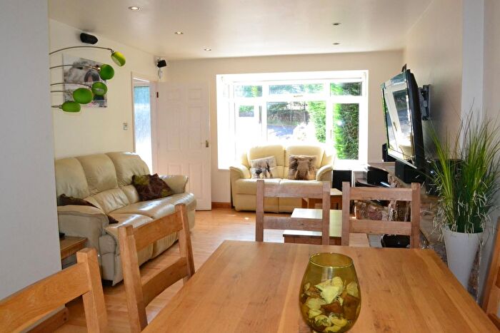4 Bedroom Property To Rent In Green Lane, Redhill, RH1