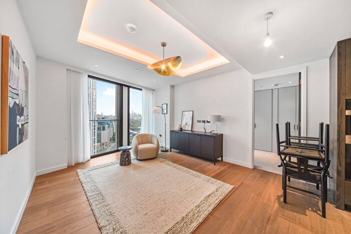 2 Bedroom Flat To Rent In Carnation Way, London, SW8