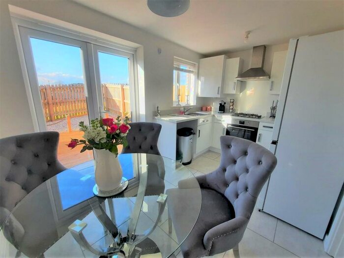 2 Bedroom Terraced House To Rent In Cae'r Garreg, Oakdale, Blackwood, NP12