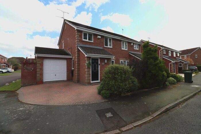3 Bedroom Semi-Detached House For Sale In Ashbourne Close, Great Sutton, CH66