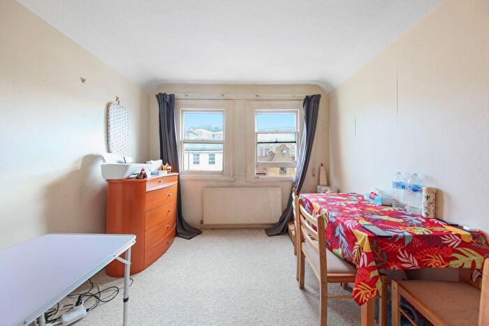 1 Bedroom Flat To Rent In Finchley Road, London, NW2