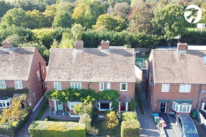 4 Bedroom Semi-Detached House For Sale In Oliver Crescent, Farningham, Kent, DA4