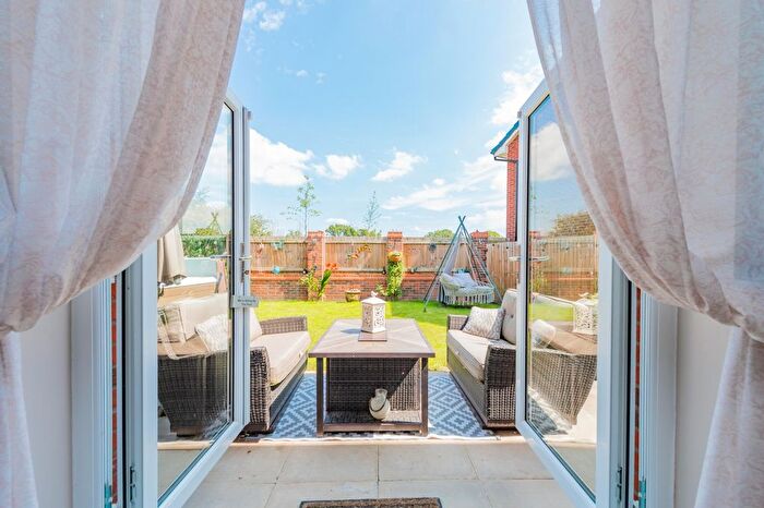 5 Bedroom Detached House For Sale In Riddles Avenue, Willaston, Nantwich, Cheshire, CW5