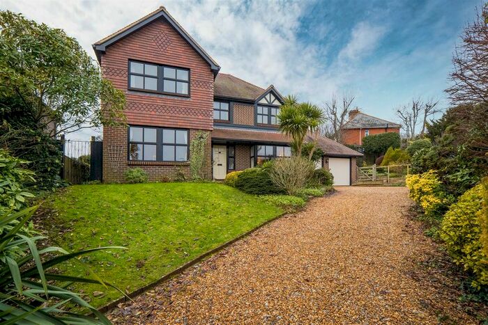 4 Bedroom Detached House For Sale In Nodgham Lane, Newport, PO30