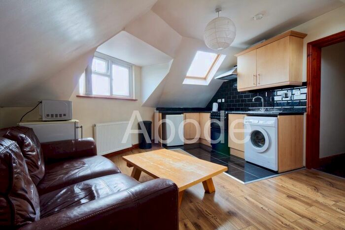 2 Bedroom Flat To Rent In Woodhouse Street (Tff), Leeds, West Yorkshire, LS6