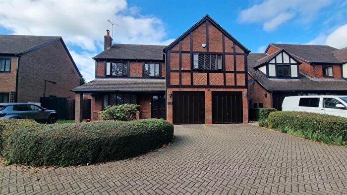 5 Bedroom Detached House For Sale In Houndsfield Lane, Wythall, B47
