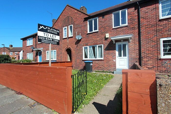 3 Bedroom Terraced House For Sale In Amersham Avenue, London, N18
