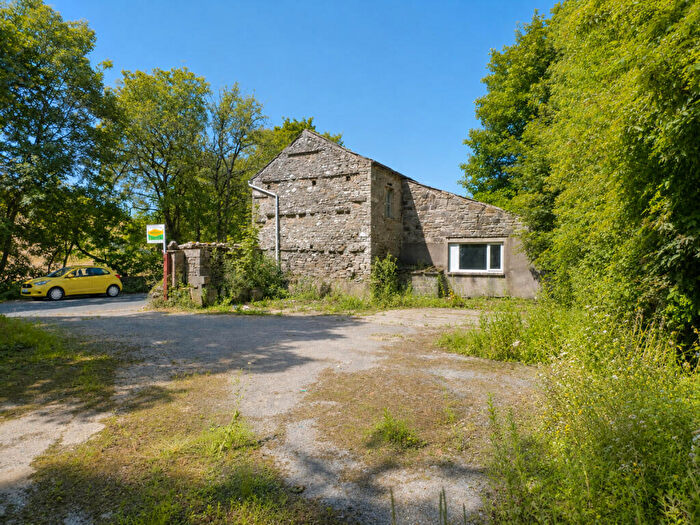 3 Bedroom Property For Sale In Howgate Barn & Land, Leyburn Road, Askrigg, DL8