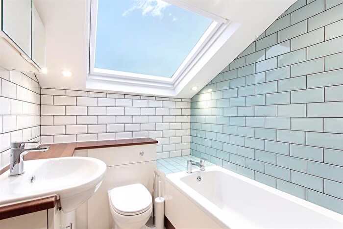 1 Bedroom Apartment To Rent In Dagmar Road, London, SE5