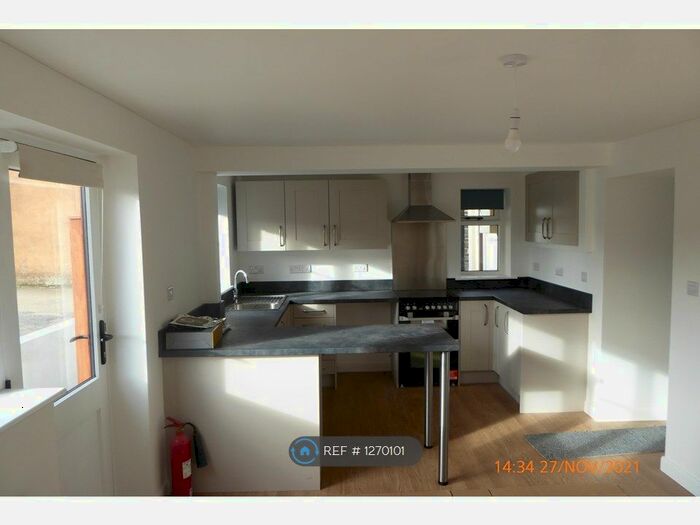 3 Bedroom Flat To Rent In Church Street, Witheridge, Tiverton EX16