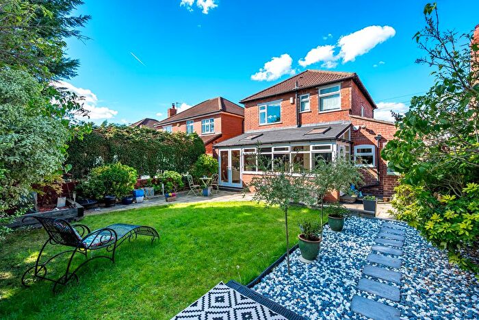 3 Bedroom Detached House For Sale In Kingsley Drive, Cheadle Hulme, SK8