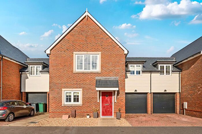 3 Bedroom Semi-Detached House For Sale In Priors Orchard, Southbourne, PO10