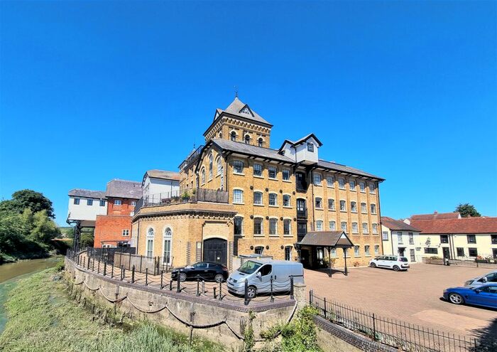 2 Bedroom Flat To Rent In East Street, Colchester, CO1