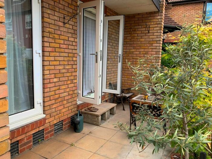 1 Bedroom House To Rent In Howland Way, SE16