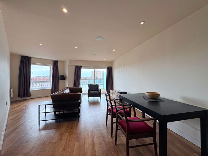 2 Bedroom Flat For Sale In Aerodrome Road, Chapman House, NW9