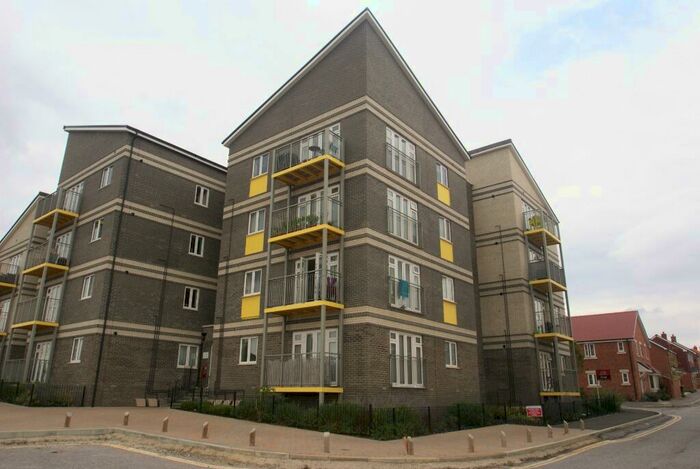 2 Bedroom Flat To Rent In Saddle Way, Picket Twenty, Andover, SP11