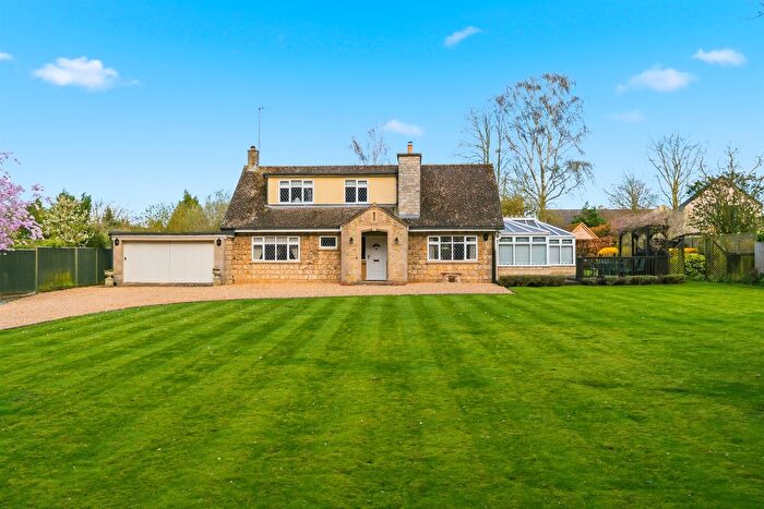 4 Bedroom Detached House For Sale In Graeme Road, Sutton, Peterborough, PE5