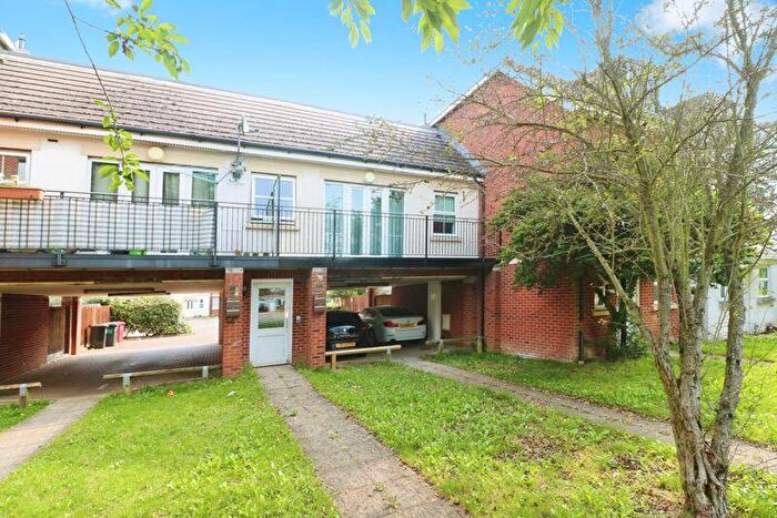 2 Bedroom Maisonette To Rent In London Road, Langley, SL3