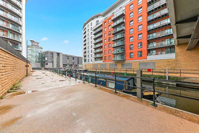 2 Bedroom Flat For Sale In Chadwick Street, Leeds, LS10