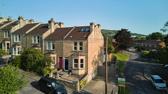 3 Bedroom End Of Terrace House For Sale In Ferndale Road, Bath, BA1