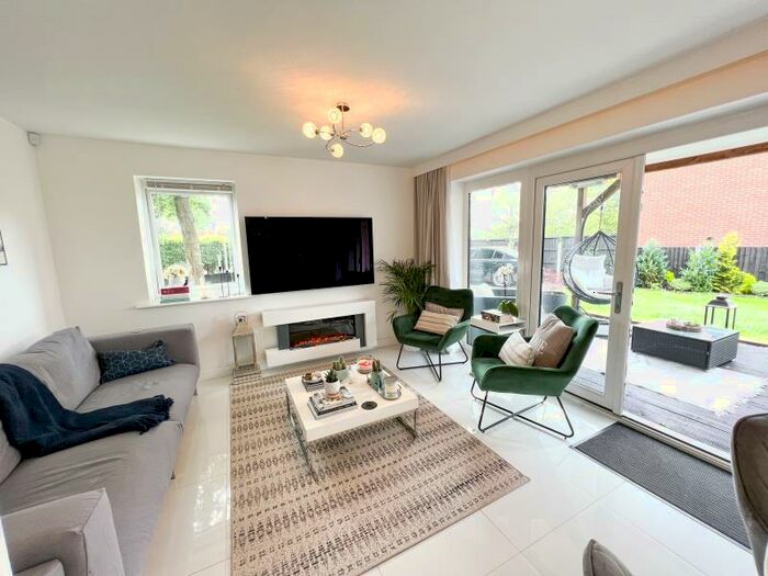 4 Bedroom Terraced House To Rent In Varley Street :: Platting Village, M40