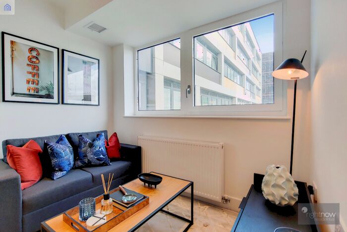 2 Bedroom Flat To Rent In Lowthorpe Lane, YO25