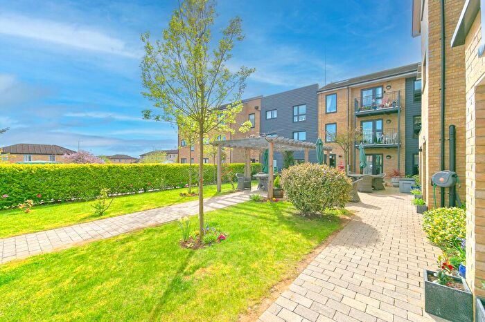 2 Bedroom Flat For Sale In Hindhead Knoll, Walnut Tree, MK7