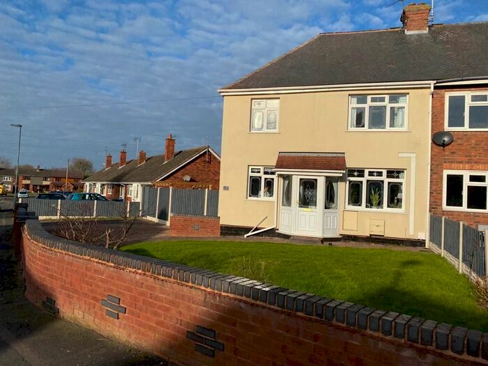 3 Bedroom Semi-Detached House To Rent In South Crescent, Featherstone, WV10