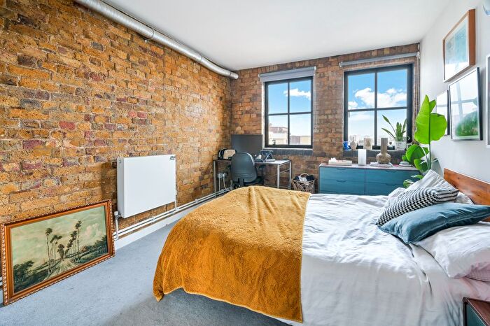 3 Bedroom Flat To Rent In Tyssen Street, London, E8