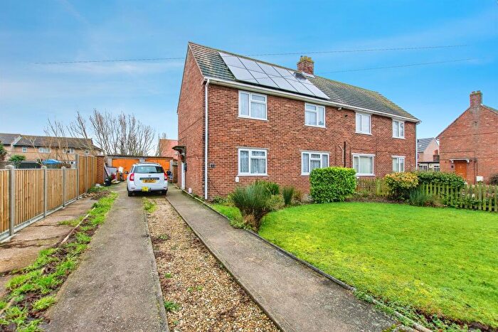 3 Bedroom Semi Detached House For Sale In Limes Avenue, Elm, Wisbech, PE14