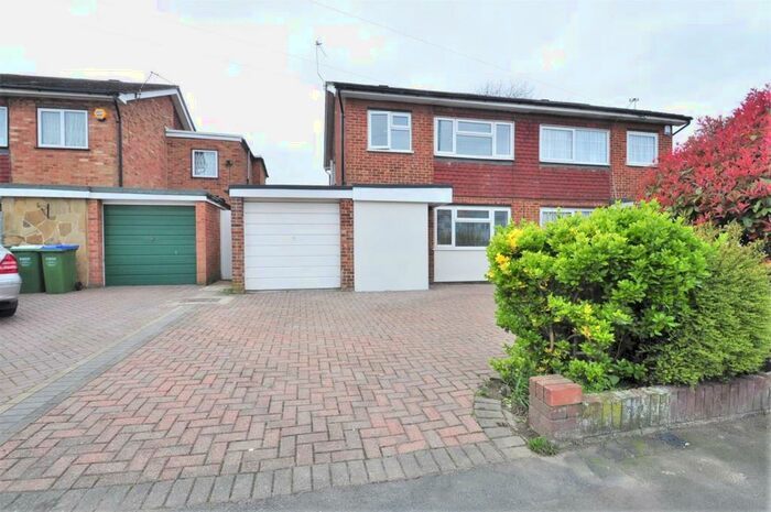 3 Bedroom Semi-Detached House To Rent In Nicola Terrace, Long Lane, Bexleyheath, DA7