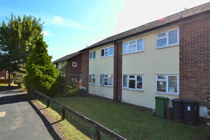 1 Bedroom Maisonette To Rent In Saffron Close, Hoddesdon, Herts EN11