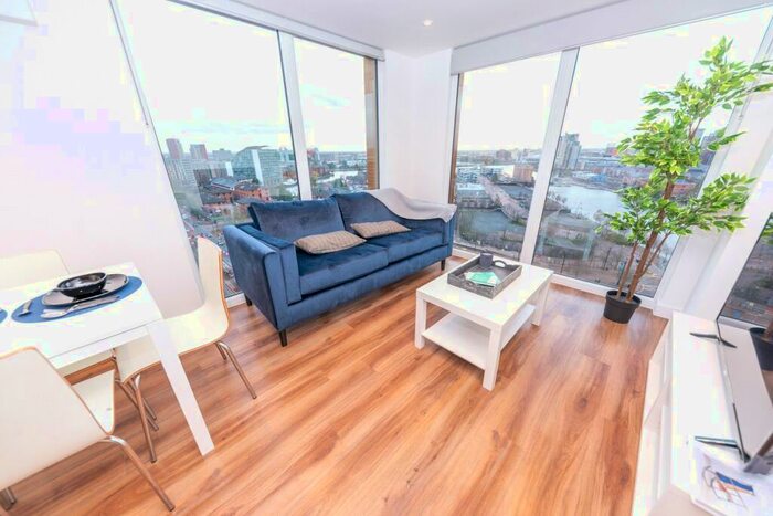 2 Bedroom Flat To Rent In The Gateway, Trafford Road, Salford, M5