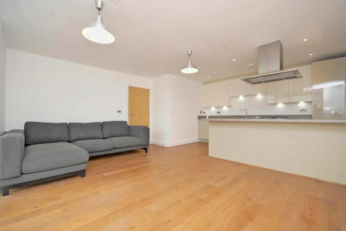 2 Bedroom Flat To Rent In Norman Road, Greenwich, London, SE10