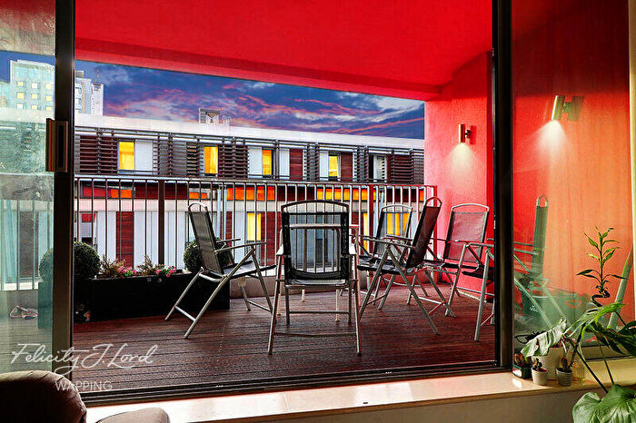 3 Bedroom Flat For Sale In , Plumbers Row, Aldgate, E1