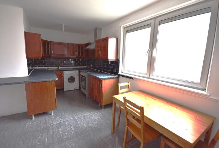 3 Bedroom Maisonette To Rent In Gernon Road, Bow, E3