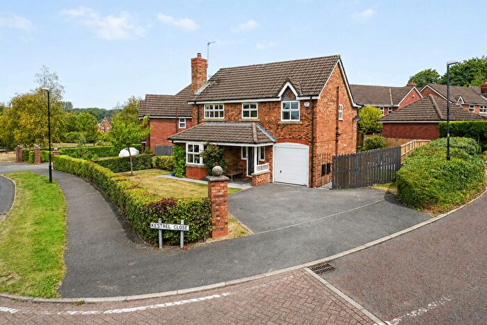 4 Bedroom Detached House For Sale In Kestrel Close, Heapey, PR6